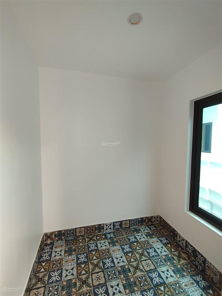 Bán gấp 2,9 tỷ nhà 4 tầng ô tô đỗ cổng giá rẻ nhất khu bình minh