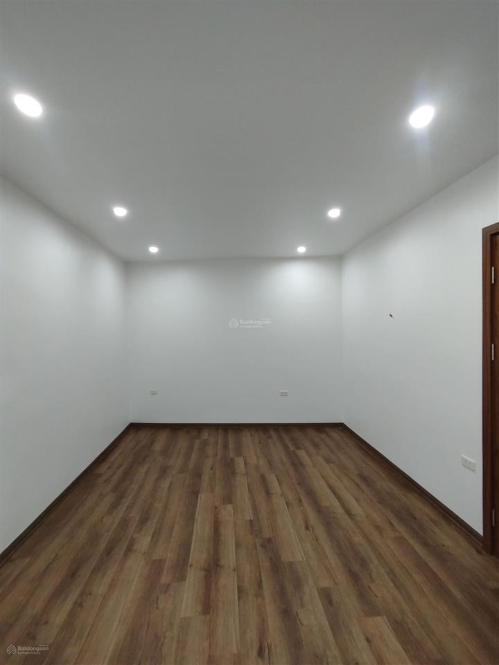 Bán gấp 2,9 tỷ nhà 4 tầng ô tô đỗ cổng giá rẻ nhất khu bình minh