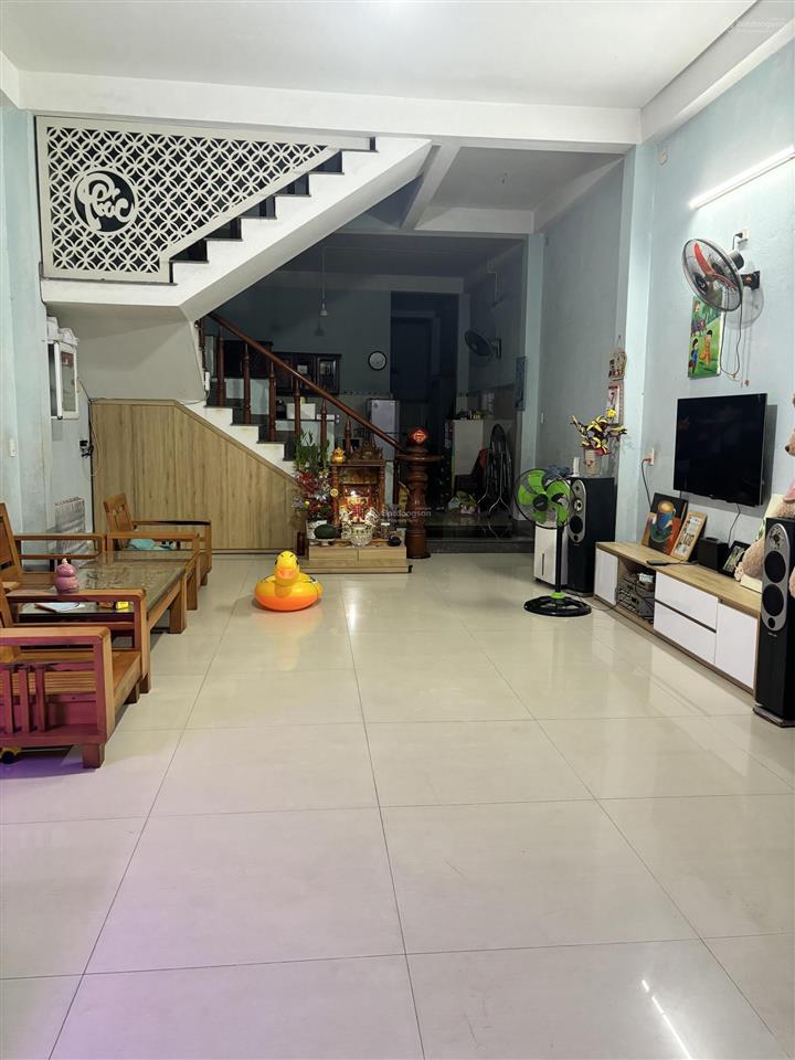 Bán nhà 2 tầng, 3pn, 2wc, đường 7m5, gần aeon mall, gần chợ  dt 100m2