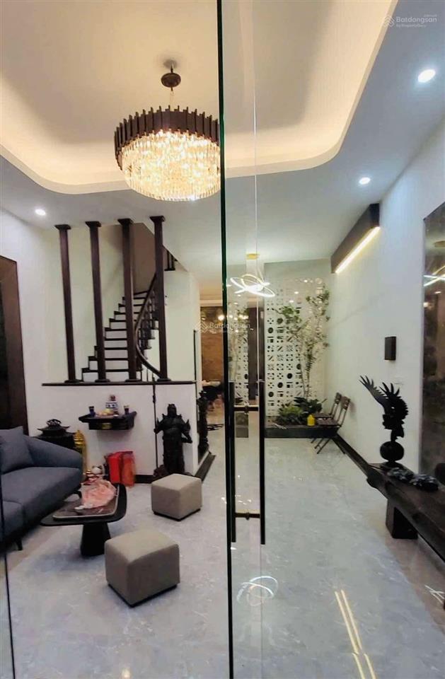 Em bán nhà 70m2. nhỉnh 200tr/m2. nhà trục chính nguyễn văn trỗi.