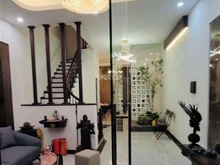 Em bán nhà 70m2. nhỉnh 200tr/m2. nhà trục chính nguyễn văn trỗi.