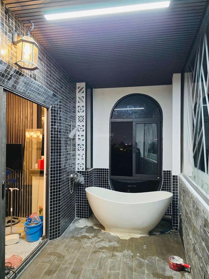Em bán nhà 70m2. nhỉnh 200tr/m2. nhà trục chính nguyễn văn trỗi.