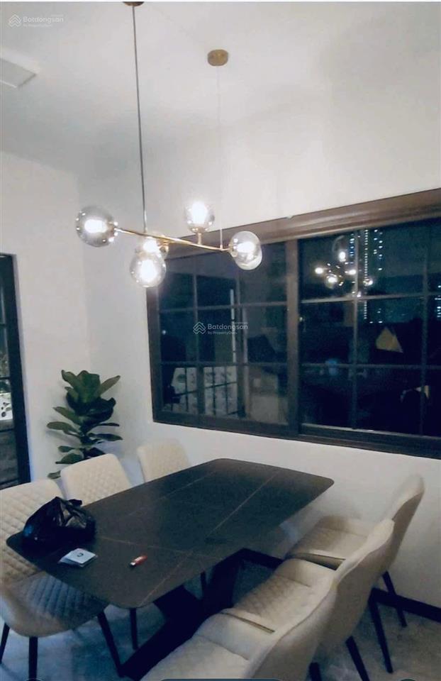 Em bán nhà 70m2. nhỉnh 200tr/m2. nhà trục chính nguyễn văn trỗi.