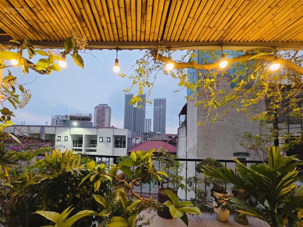 Em bán nhà 70m2. nhỉnh 200tr/m2. nhà trục chính nguyễn văn trỗi.