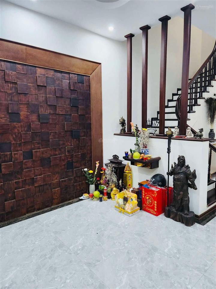 Em bán nhà 70m2. nhỉnh 200tr/m2. nhà trục chính nguyễn văn trỗi.