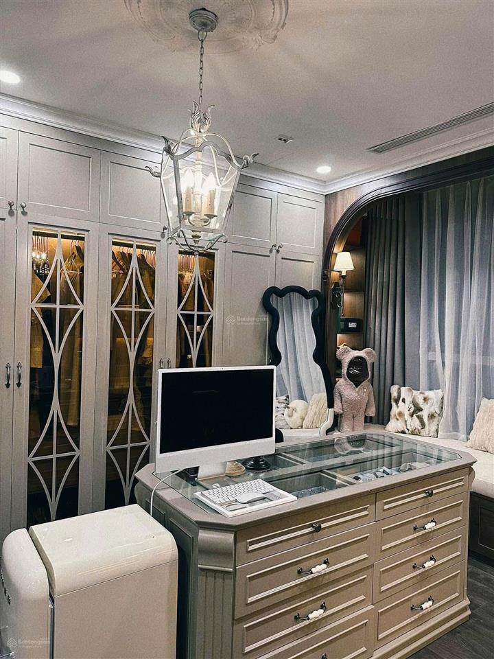Hàng hiếm 143m2 park 8 vinhomes times city 4 phòng ngủ rộng view quảng trường đẹp