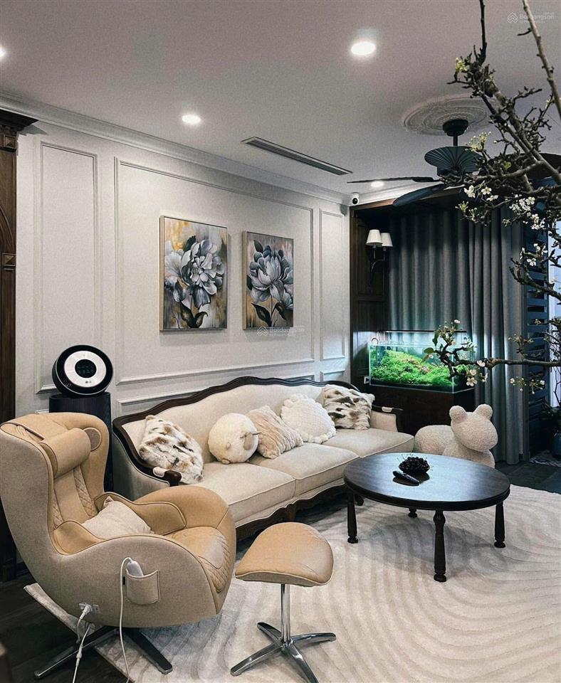 Hàng hiếm 143m2 park 8 vinhomes times city 4 phòng ngủ rộng view quảng trường đẹp