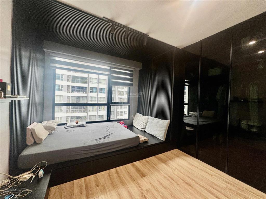 Bán 3pn  toà t18  khu park hill tầng trung view bể bơi  0838 026 ***