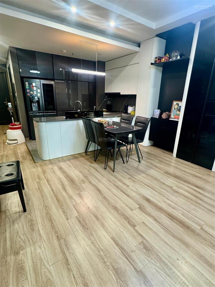 Bán 3pn  toà t18  khu park hill tầng trung view bể bơi  0838 026 ***