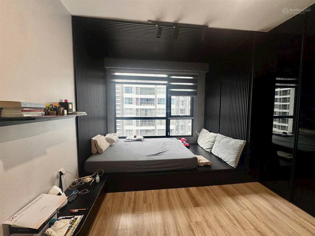 Bán 3pn  toà t18  khu park hill tầng trung view bể bơi  0838 026 ***