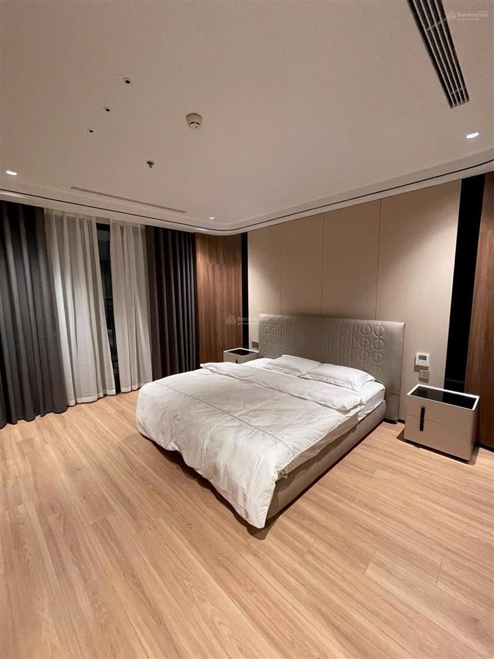 Bán nhanh căn 3pn góc đb đn  110m  2 ban công  tầng trung đẹp, có slot oto vĩnh viễn