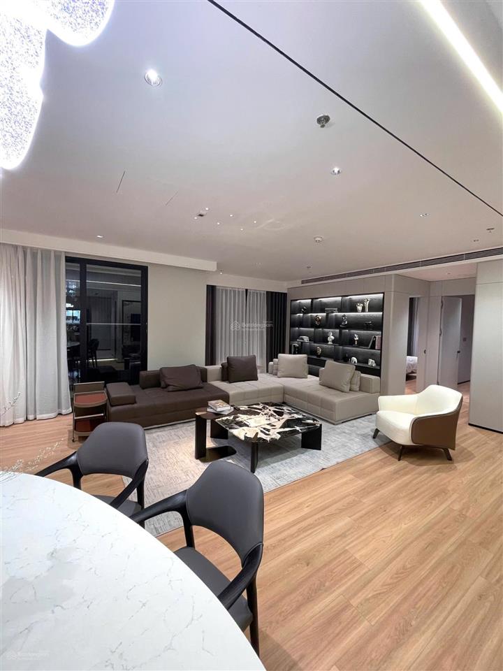 Bán nhanh căn 3pn góc đb đn  110m  2 ban công  tầng trung đẹp, có slot oto vĩnh viễn