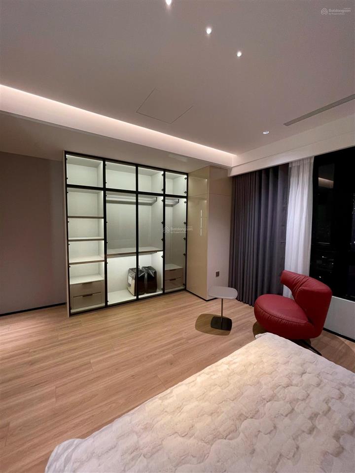 Bán nhanh căn 3pn góc đb đn  110m  2 ban công  tầng trung đẹp, có slot oto vĩnh viễn