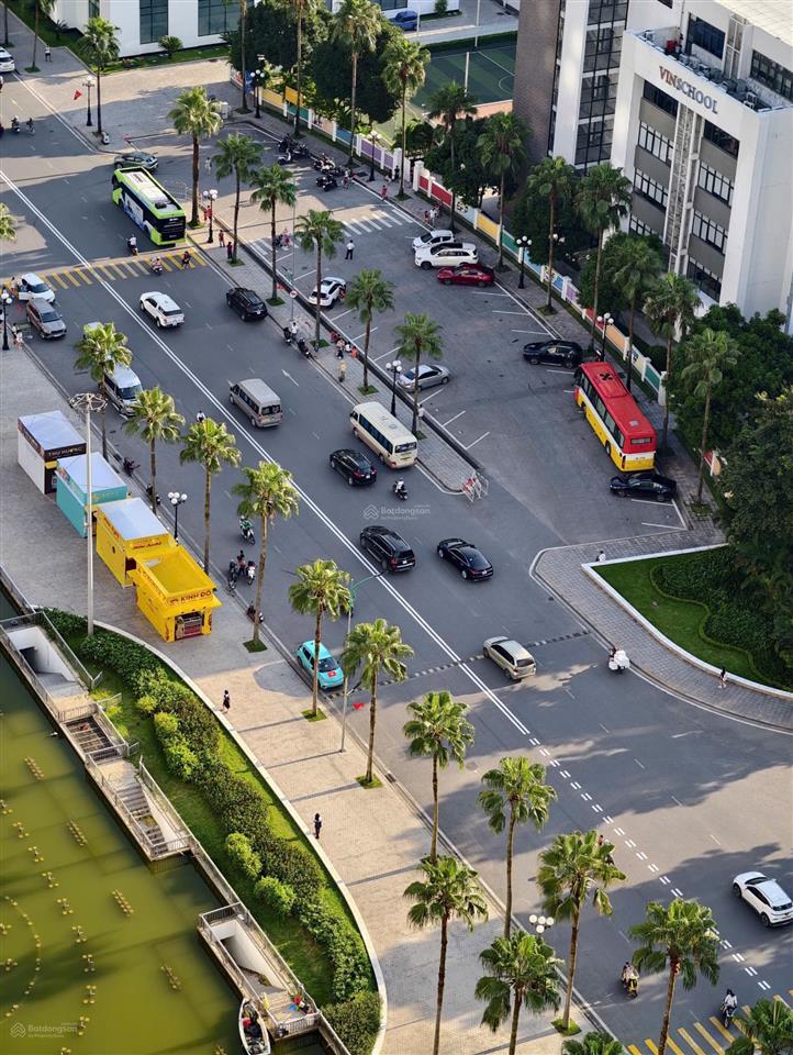 Bán 2 căn hộ sát cạnh nhau tòa t5,6,7. diện tích tổng 186m2.  3 pn góc 110m (căn hiếm)  2 pn 76m