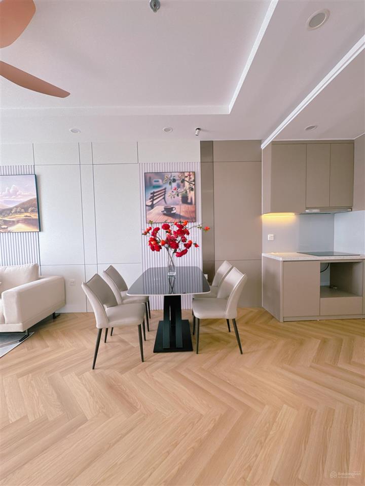Bán gấp căn 2 phòng ngủ giá 8,3 tỷ   xem nhà 0838 026 ***