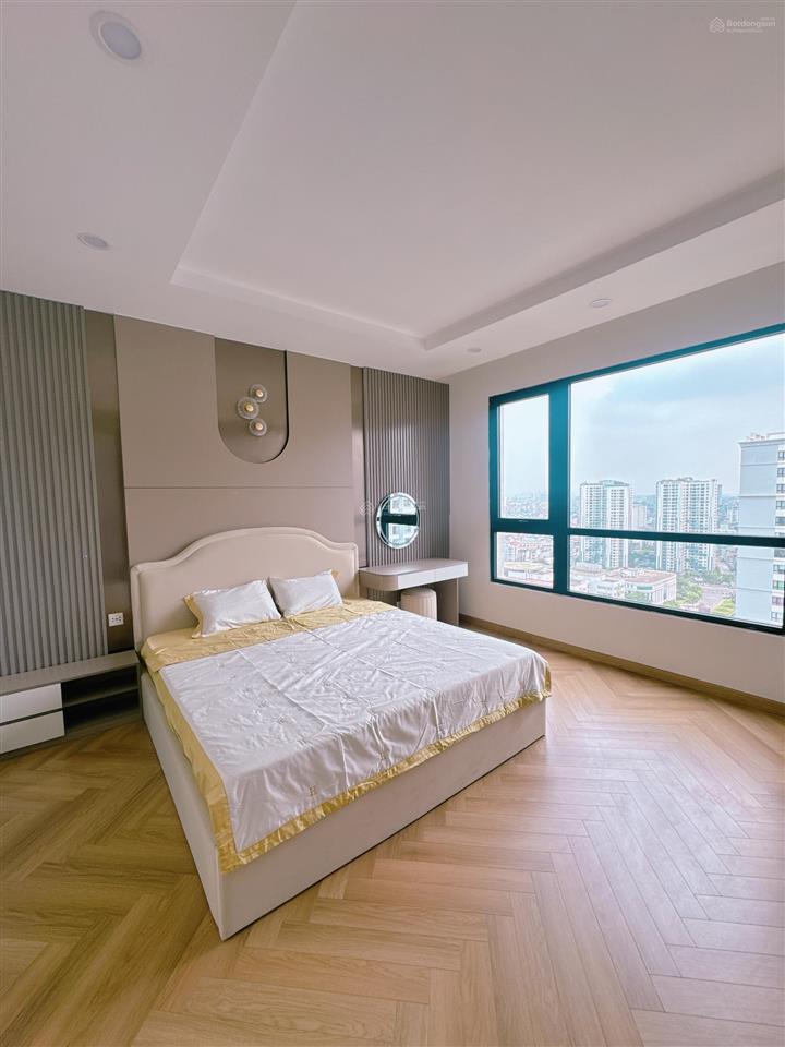 Bán gấp căn 2 phòng ngủ giá 8,3 tỷ   xem nhà 0838 026 ***