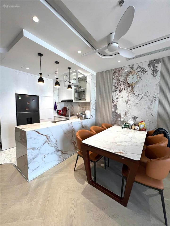 Chính chủ bán nhanh căn 2pn  81m2 toà t10 view nhạc nước  hiếm nhà bán   0838 026 ***