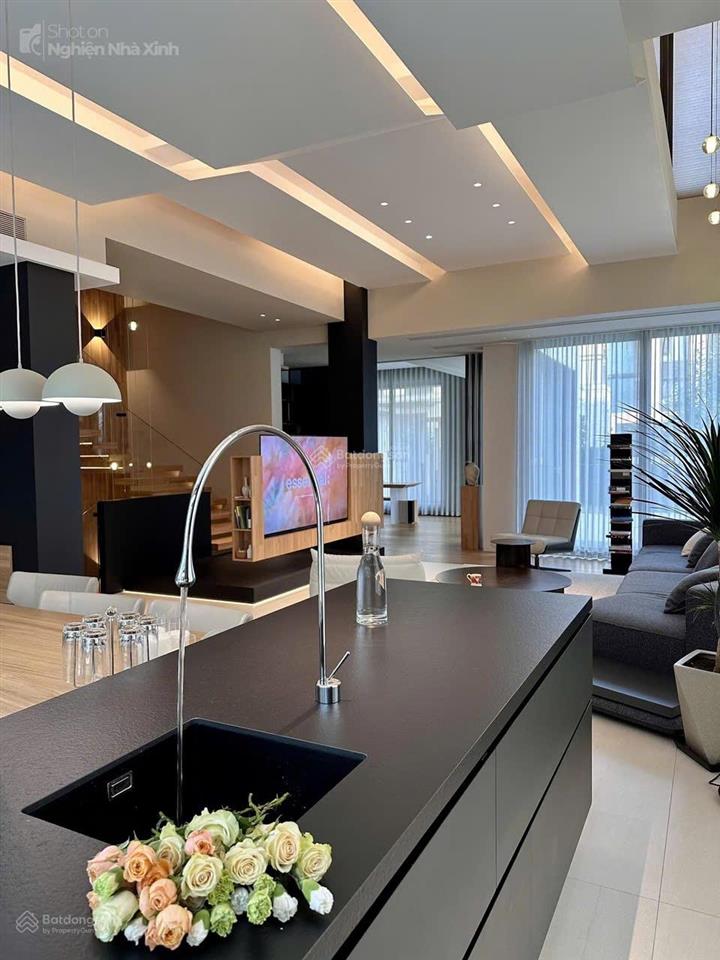 Tôi chính chủ cần bán căn 4pn  park hill  diện tích 145m  ban công hướng đông nam  0838 026 ***