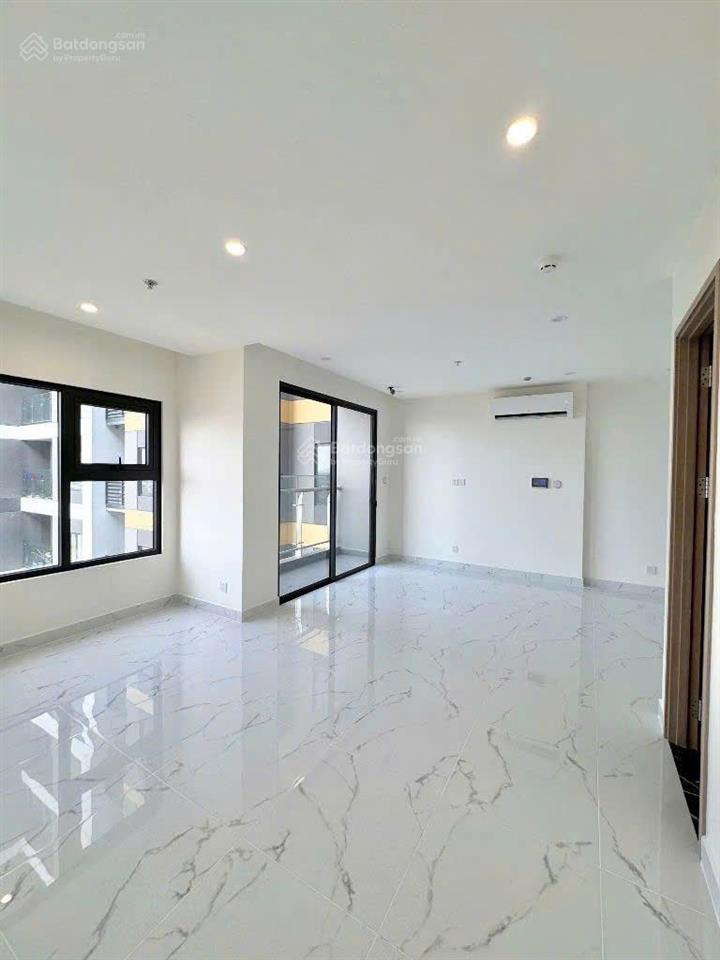 Bán gấp ch vinhomes grand park 2pn+ căn góc 69m2 giá 3.2 tỷ.  0938 361 ***