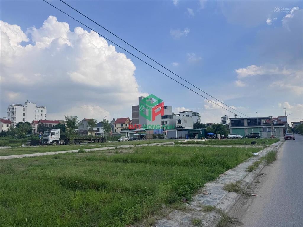 Đất đấu giá x5 thôn bắc  mặt đường làn 1  giá bằng nửa năm ngoái