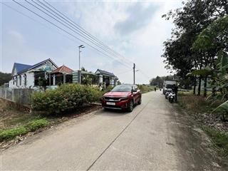 Bán lô đất đẹp ngang 6m gần trường thpt nguyễn huệ, cách trục đường dh507 chỉ 200m giá 380tr. shr