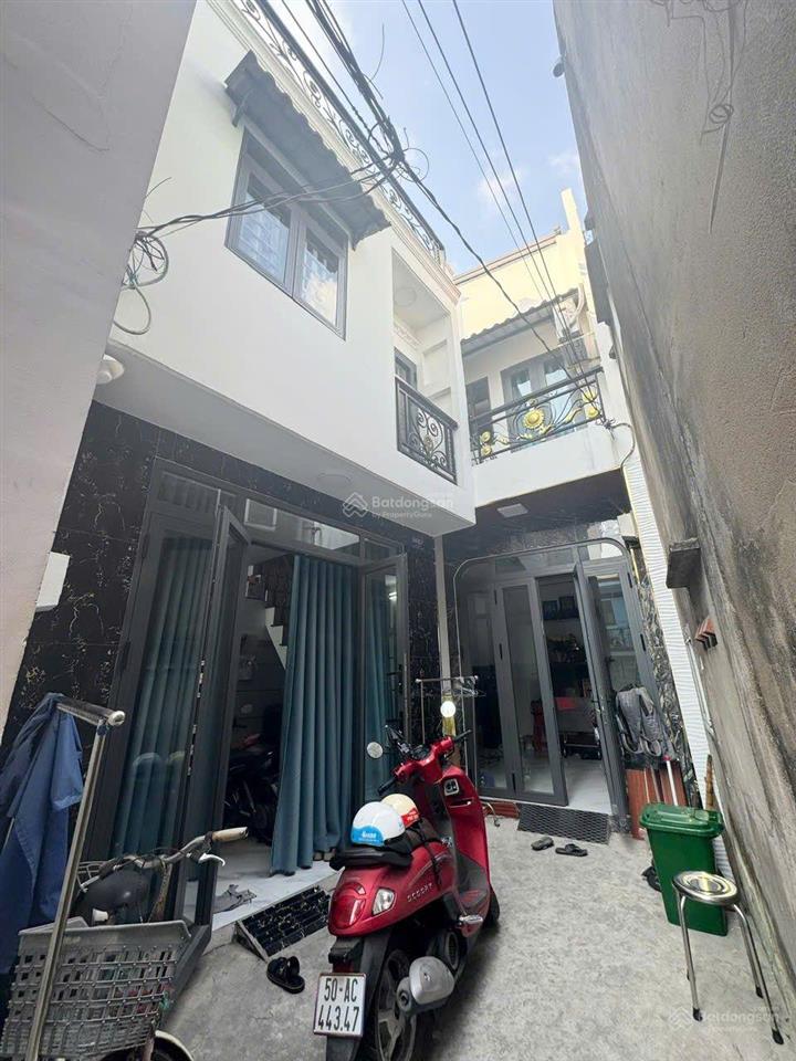 Chỉ hơn 2 tỷ có ngay nhà đẹp ngay chợ btđ giáp tên lửa tiếp giáp hl2 2 tầng 18m2 ko quy hoạch