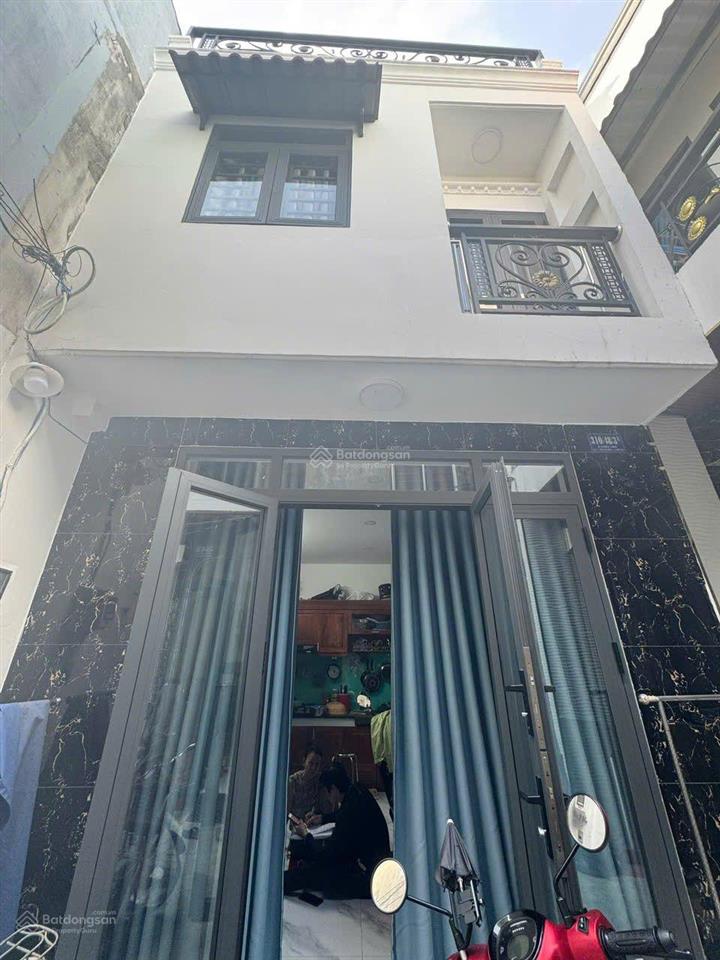 Chỉ hơn 2 tỷ có ngay nhà đẹp ngay chợ btđ giáp tên lửa tiếp giáp hl2 2 tầng 18m2 ko quy hoạch ko l