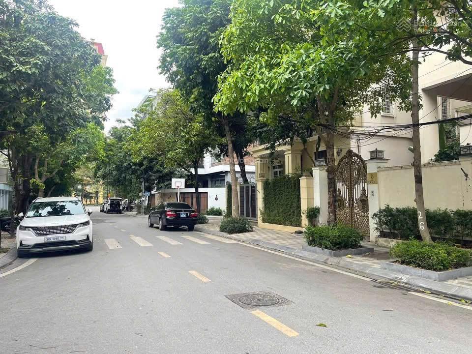 Bán nhà biệt thự khu đô thị vườn đào, 155 tỷ, 220m2, giá siêu hời!