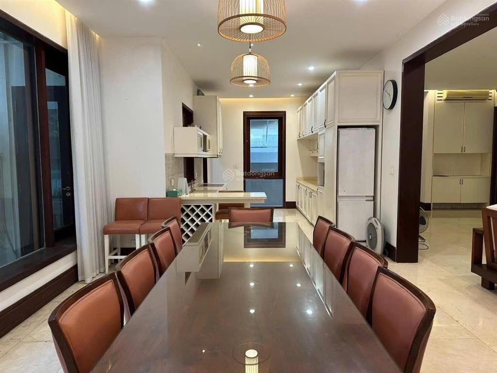 Bán nhà biệt thự khu đô thị vườn đào, 155 tỷ, 220m2, giá siêu hời!