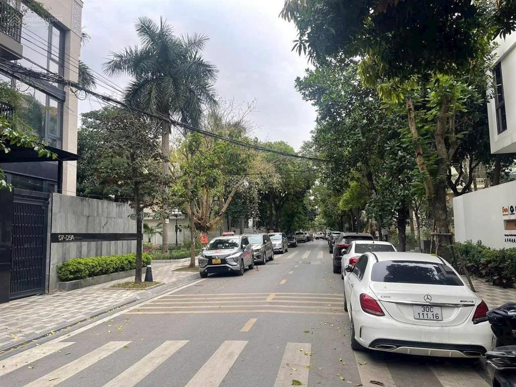 Bán nhà biệt thự khu đô thị vườn đào, 155 tỷ, 220m2, giá siêu hời!