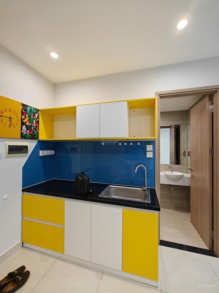 Bán nhanh căn studio có ban công, sổ hồng, tầng thấp, giá bán chỉ 1,65 tỷ  0976 911 ***
