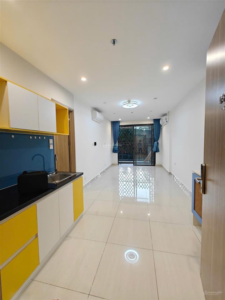 Bán nhanh căn studio có ban công, sổ hồng, tầng thấp, giá bán chỉ 1,65 tỷ  0976 911 ***