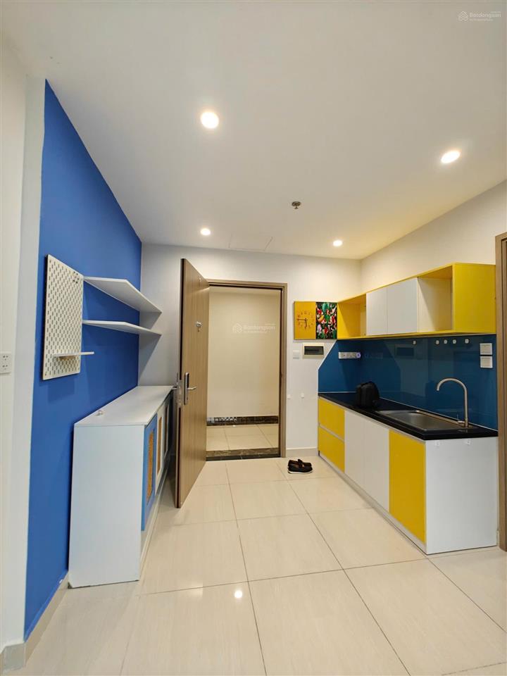 Bán nhanh căn studio có ban công, sổ hồng, tầng thấp, giá bán chỉ 1,65 tỷ  0976 911 ***