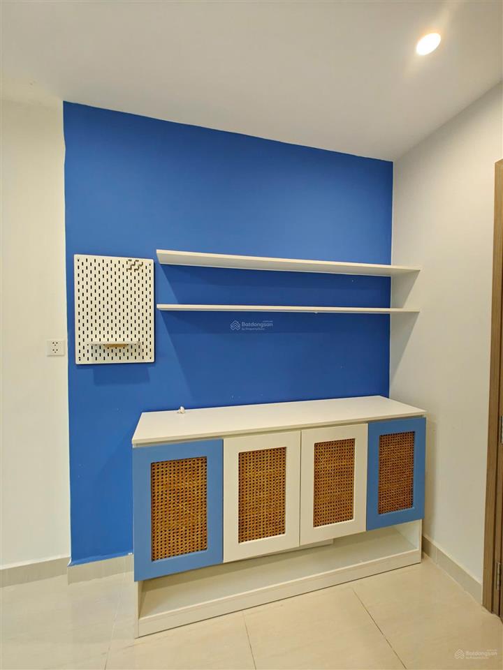 Bán nhanh căn studio có ban công, sổ hồng, tầng thấp, giá bán chỉ 1,65 tỷ  0976 911 ***