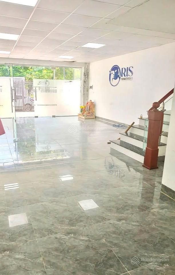 Cho thuê nhà hoàn thiện đẹp có thang máy khu c geleximco, lê trọng tấn