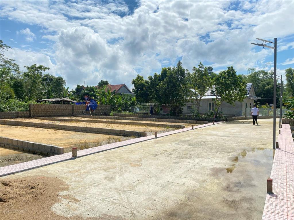 Đất vị trí đẹp hương trà sát kcn, gần siêu thị go!, giá 550 triệu sát mặt tiền trần bạch đằng