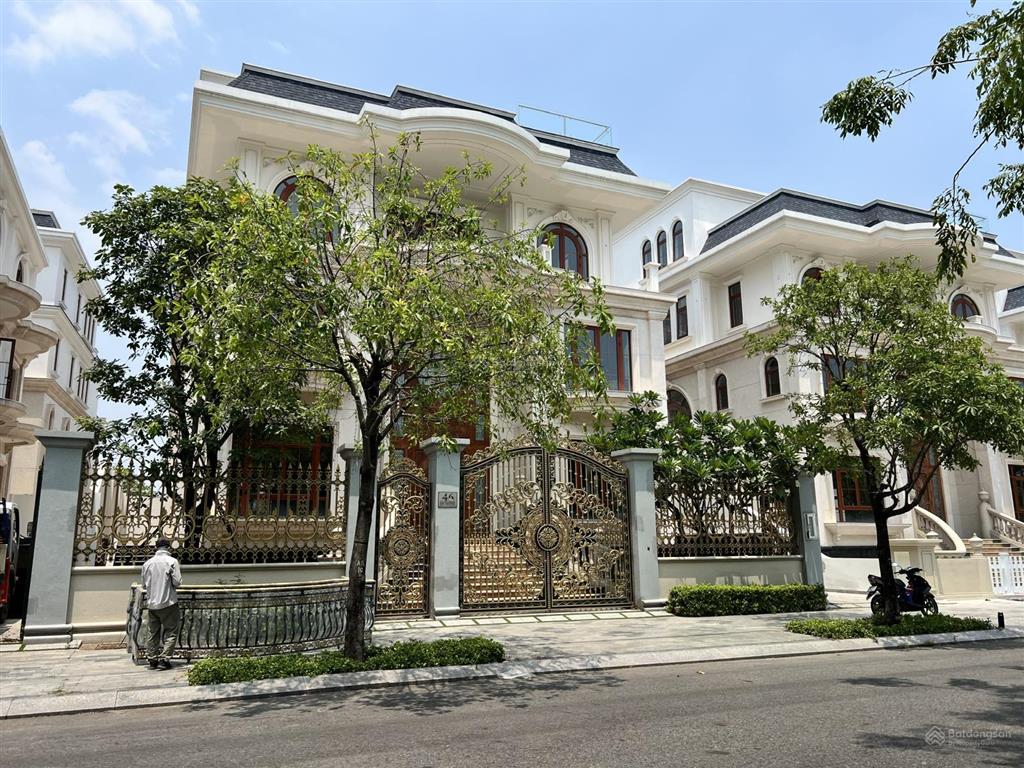 Ngộp bank bán gấp biệt thự 13x17m 3 tầng ngay city land giá chỉ 19.9 tỷ