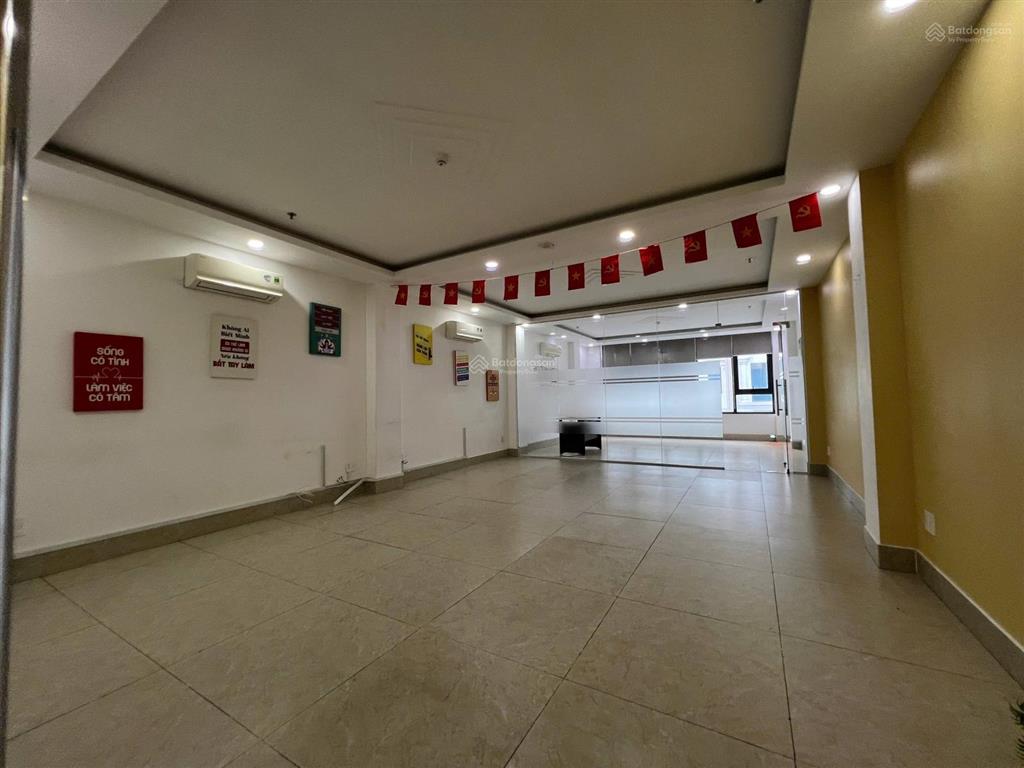 Cho thuê nhà 1 hầm 7 tầng diện tích sàn 520m2 ngay nhà thi đấu phú thọ  lý thường kiệt giá 110tr