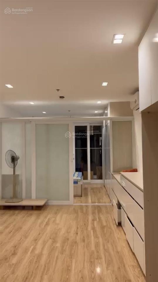 Chính chủ cần bán căn hộ tân bình sky center 42m giá chỉ 3,1 tỷ siêu rẻ