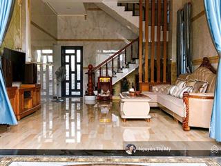 Cho thuê biệt thự 7pn full nt tại phú mỹ