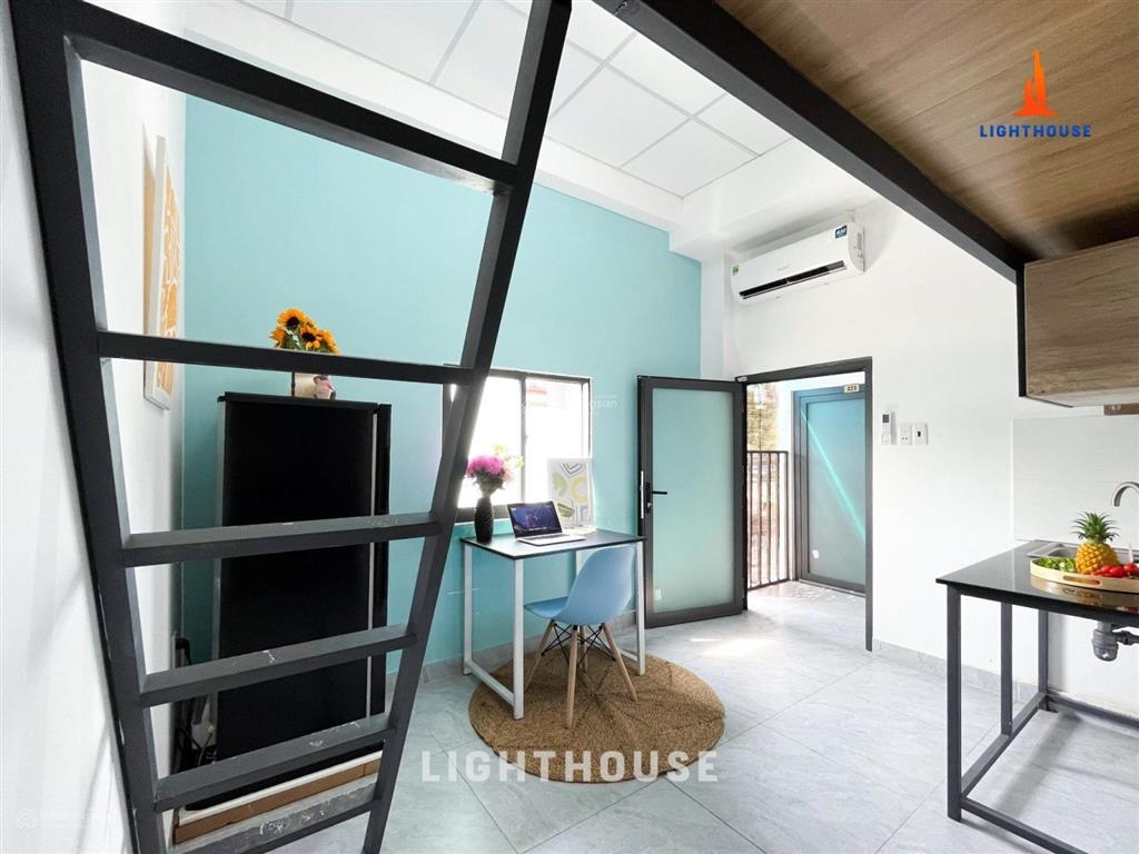 Căn hộ có gác rộng thoáng cửa sổ bancol sát bên cđ hồng đức  chợ hạnh thông tây, thang máy