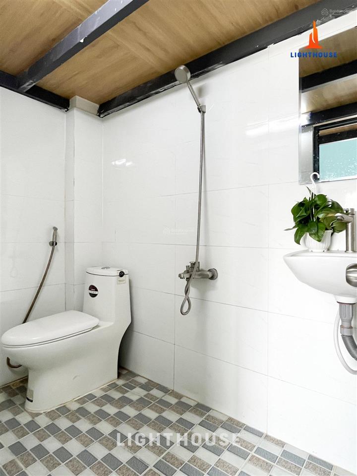 Căn hộ có gác rộng thoáng cửa sổ bancol sát bên cđ hồng đức  chợ hạnh thông tây, thang máy