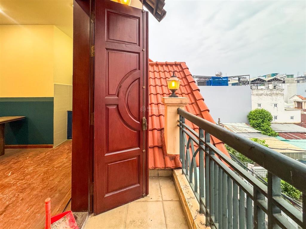 1 phòng ngủ tách bếp 35m2 có bancol siêu thoáng mát cuối dương quảng hàm gần chợ an nhơn  đầy đủnt