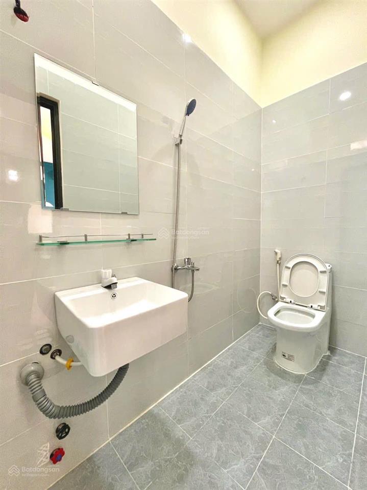 1 phòng ngủ tách bếp 35m2 có bancol siêu thoáng mát cuối dương quảng hàm gần chợ an nhơn  đầy đủnt