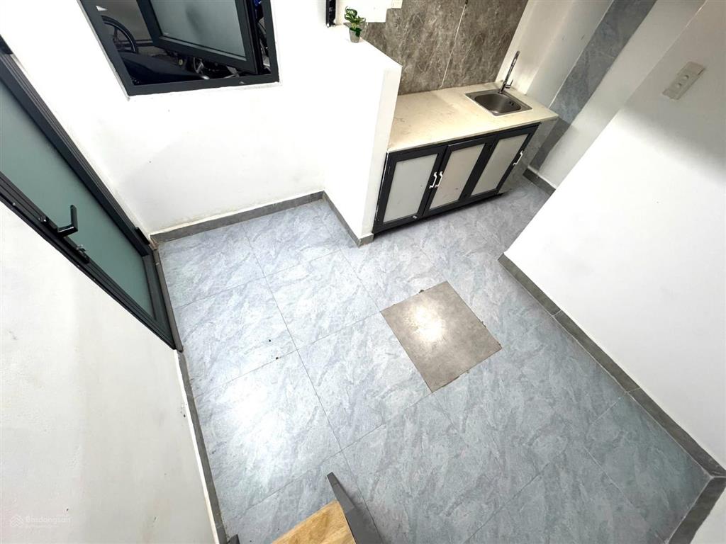 Gác rộng dương quảng hàm  ở nhiều người thoải mái, thuận tiện di chuyển phạm văn đồng