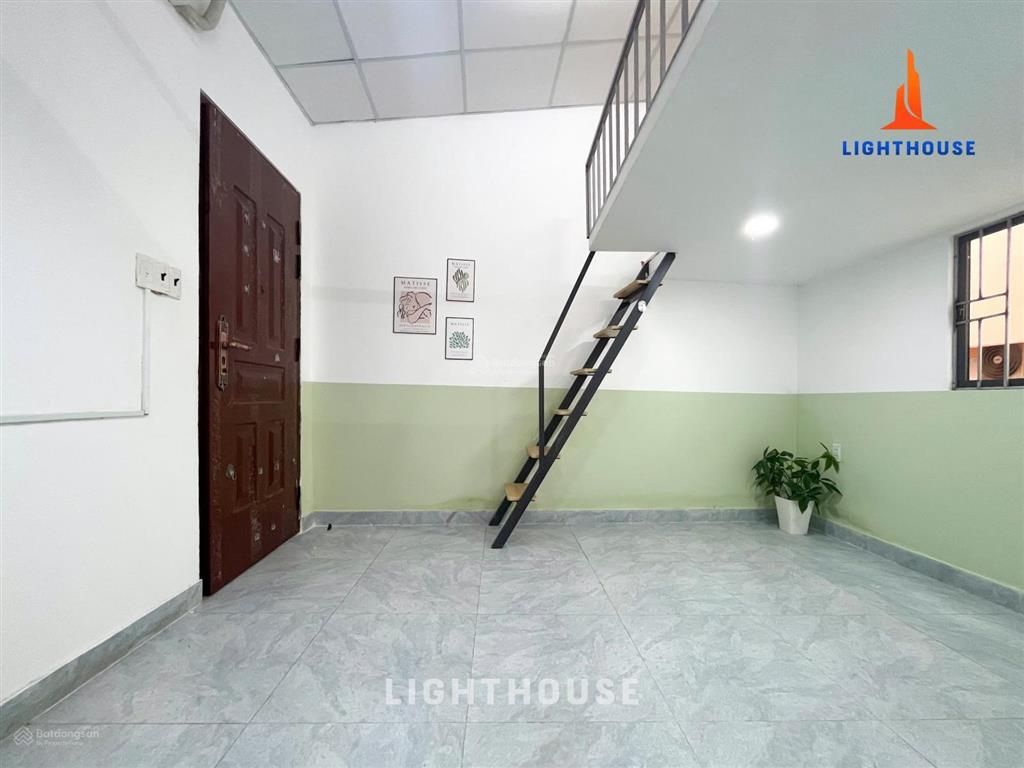 Gác rộng dương quảng hàm  ở nhiều người thoải mái, thuận tiện di chuyển phạm văn đồng
