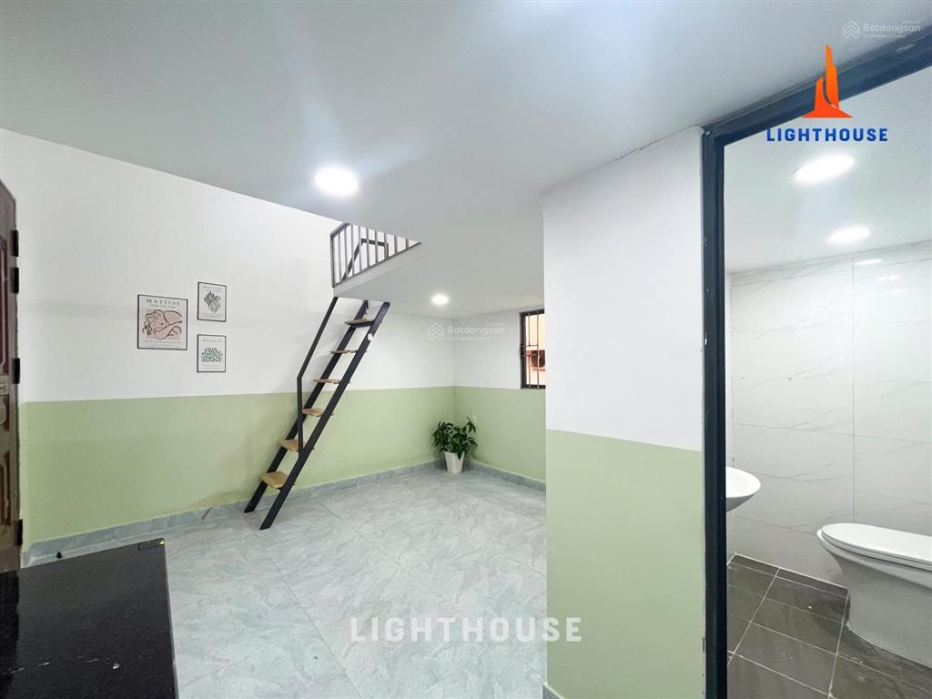 Gác rộng dương quảng hàm  ở nhiều người thoải mái, thuận tiện di chuyển phạm văn đồng