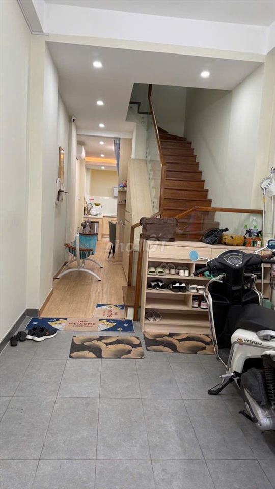 BÁN NHÀ MỚI ĐẸP - Ô TÔ ĐẬU CỬA TẠI  Phường 10, Quận 4, Tp Hồ Chí Minh