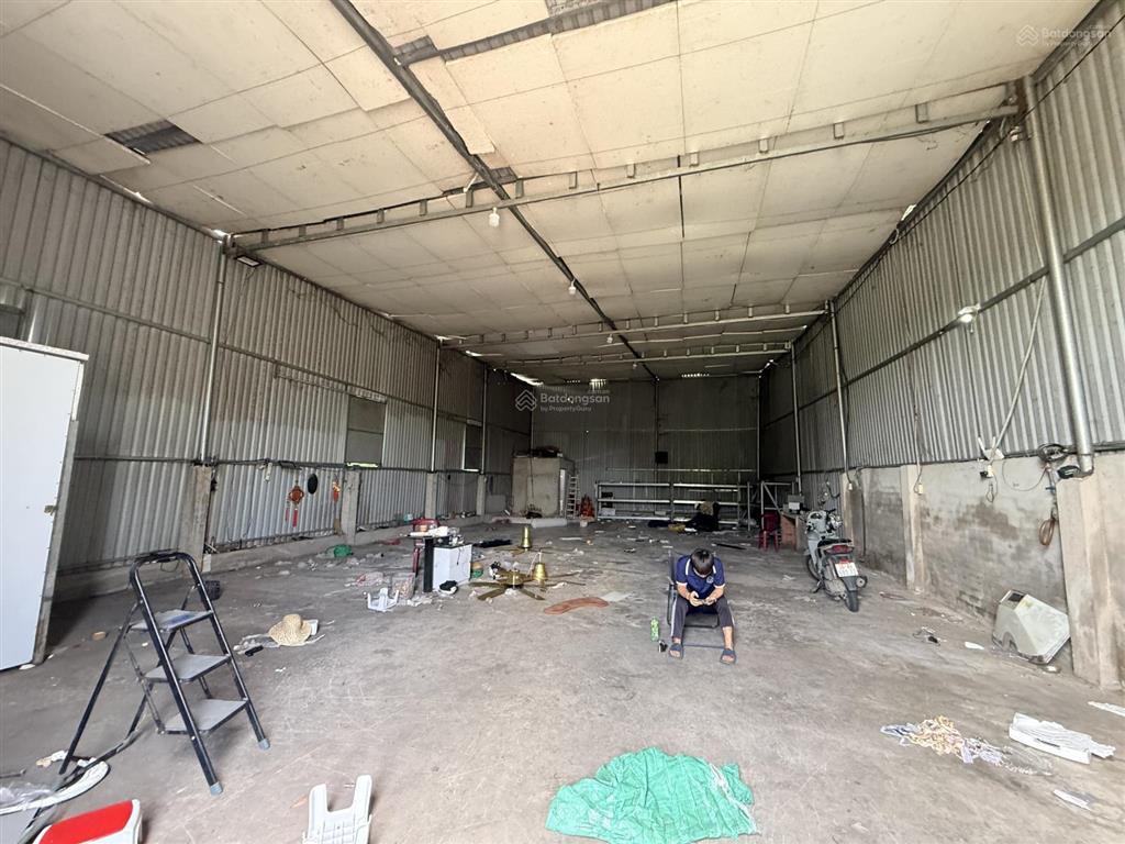 Cho thuê kho 300m2 giá chỉ 10 triệu/tháng đường xe tải 10 tấn