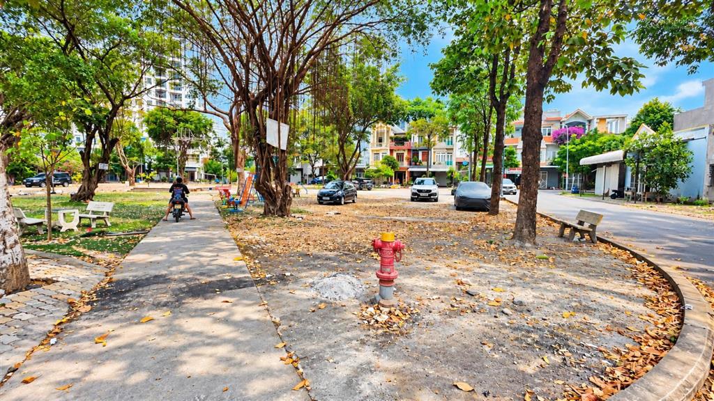 Hàng hiếm kdc toa xe lửa lô góc 2 mặt tiền, ngang 12m | 220m full thổ cư giá 15 tỷ